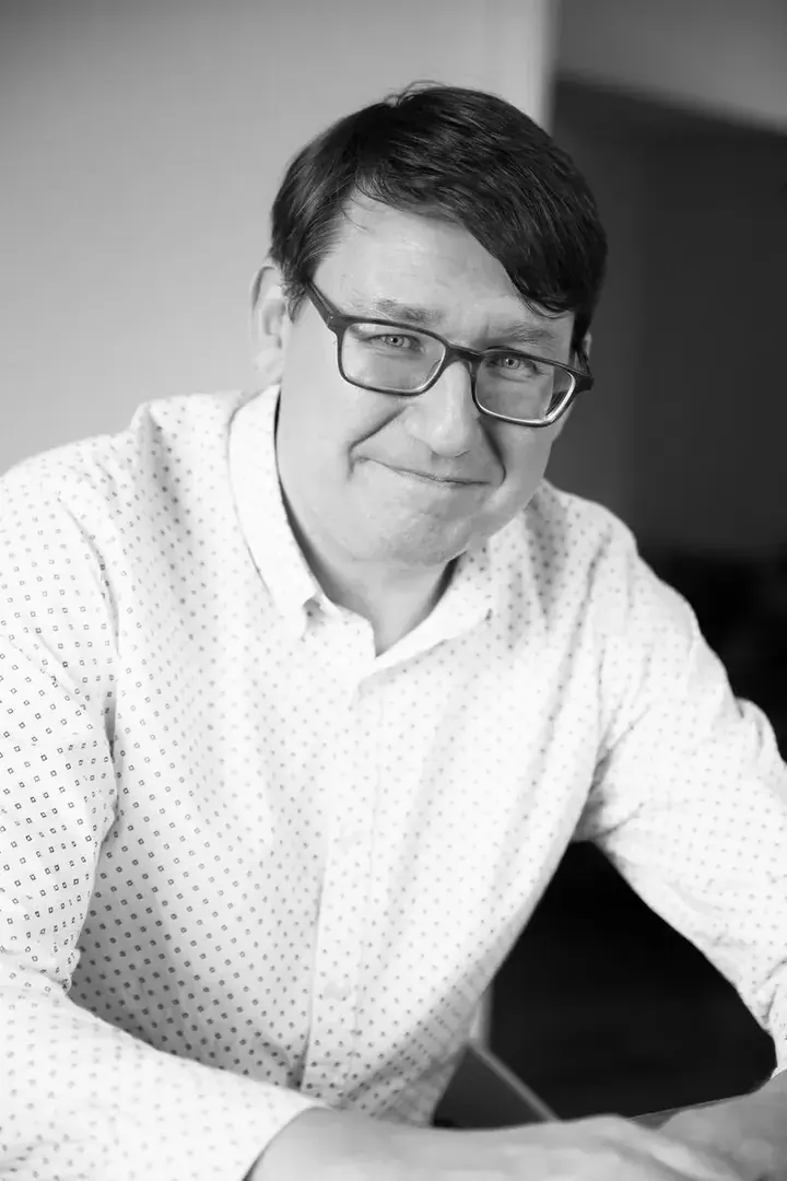 Dr. Nigel Kennedy, MBBS, PhD